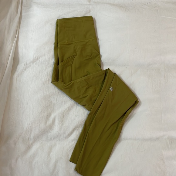 Lululemon high rise fast and free - Picture 4 of 5